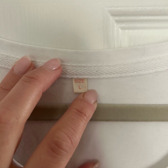 Vneck White crop Top - Picture 5 of 12